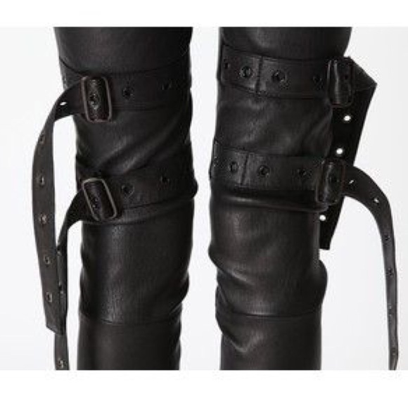 Thomas Wylde Pants - NWOT THOMAS WYLDE Black stretch leather  pants 26